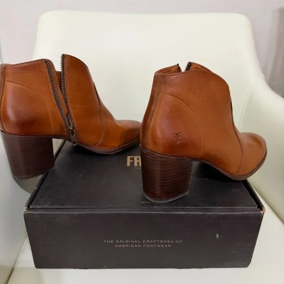Frye Nora Zip Short Ankle Bootie, Nutmeg, 9.5 M - Picture 6 of 6